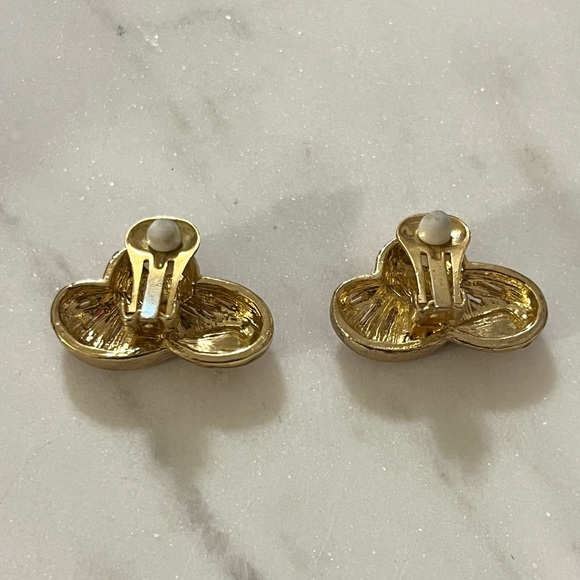 Vintage Gold Tone Red Hat Society Clip Earrings - Picture 6 of 9